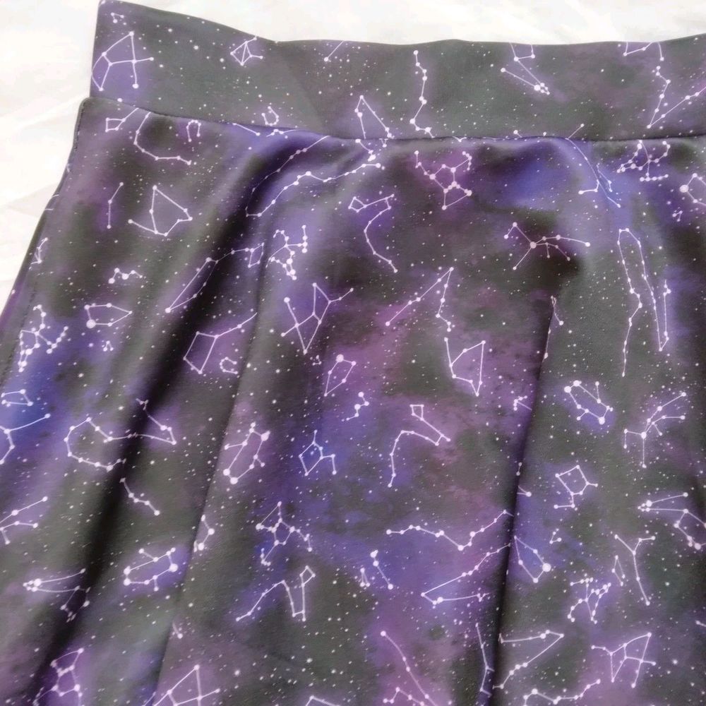 Hot Topic Constellations Skater Skirt Purple Black Mystical Goth Punk Juniors SM - Picture 5 of 10